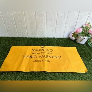 Valentino dust bag 23 x 20 New